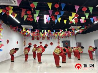 德州天衢新区抬头寺镇开展“红红火火迎新年 马踏祥云送吉祥”文艺展演活动