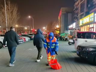 廊坊开发区公用事业管理局：精细保洁 护航廊坊国际年货节