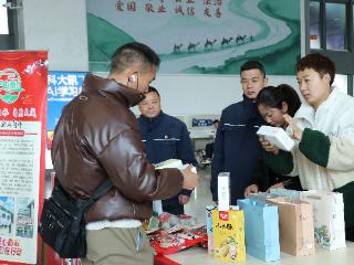 “秦巴年货”搭乘高铁快车：一场小年里的暖心活动