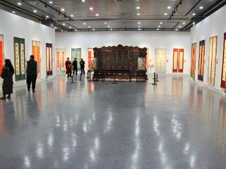 学生作品与名家楹联同场展出 这个展览大有看头