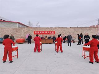 阳信县流坡坞镇驻村第一书记：鼓迎新春集福乐 寒冬走访暖民心