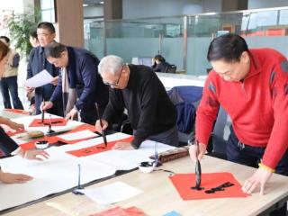 济宁太白湖新区许庄街道：法治春联进万家 暖心普法迎新年