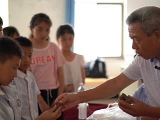 “山东好人”苗成功：七旬宣讲员用两千件老物件讲述“年代故事”