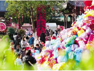 稳稳接住太平年 一部剧引爆杭州新春文旅 钱王祠排长队，定胜糕销量涨10倍 联名鱼符文创1天卖掉11000份