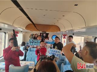 新春走基层 | 乘“星光·燕赵号” 游移动年俗馆