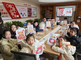 济宁市任城区仙营社区开展“我在文明实践中心过大年——巧手绘年画”主题活动