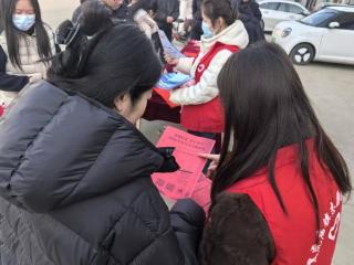 赶黄河大集 入名企好岗 ——济宁市梁山县黑虎庙镇举办宁德时代专场招聘会