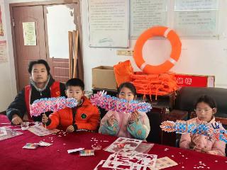 济宁市汶上县杨店镇开展“童手制龙灯，非遗润童心”新年灯笼DIY活动