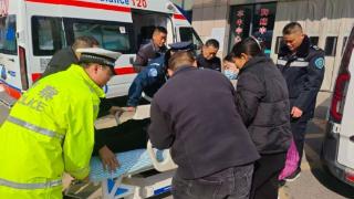 八旬老人突发心脏病 阜阳交警协助送医