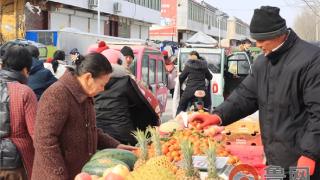 滕州龙阳镇：赶集办年货 笑语迎新春