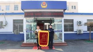 粗心旅客丢背包 铁路公安3小时寻回