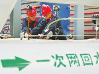 水电气暖工作人员坚守一线 节日保供尽显担当