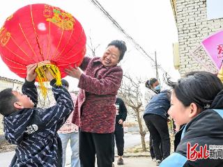 “爱心小屋”年味浓