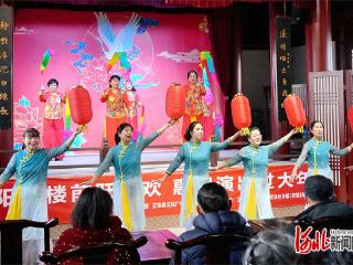 新春走基层｜“台上台下都是邻里乡亲” 正定阳和楼惠民演出365天不间断