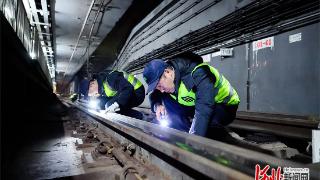 新春走基层|地铁“轨道医生”出诊记