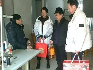 蒯天春节前夕看望残疾人作家张连喜