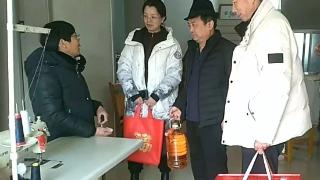 蒯天春节前夕看望残疾人作家张连喜