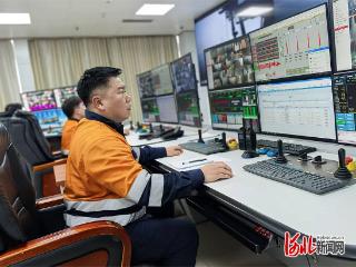 新春走基层｜港口老司机“秀”新操作