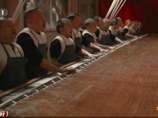 央视马年春晚两次出现三丈三宣纸