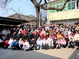 2026新春走基层｜阜阳老槐树下，四代百人共吃团圆饭