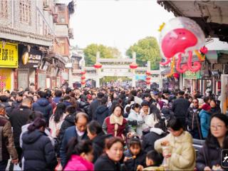 春晚取景地三河古镇盛装迎客 年初一开始千盏鱼灯游园会连办七天