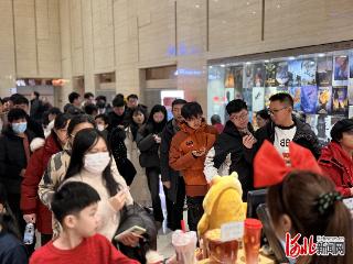 纵览原创 | 大年初一河北影院人气爆棚，全国春节档票房已破10亿