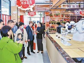 【网络中国节·春节】AI机器人带来新春消费新体验 带旺厦门文旅市场