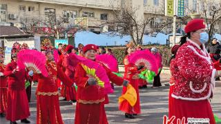 秦皇岛市北戴河区海滨镇开展新春“百人秧歌”活动