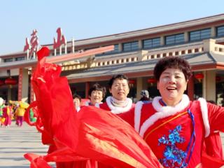青岛崂山：骐骥崂山贺新春 非遗年味正浓时