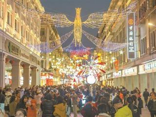 【网络中国节·春节】商圈“旺”起来