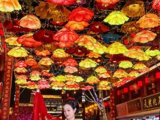 文化中国行 | 在迎春灯会上穿越古今
