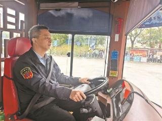 春节我在岗 | 当好城市“摆渡人” 让游客暖心出行