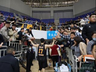 马年主场开门红！山东蜜獾力克石家庄翔蓝，豪取新春首胜！