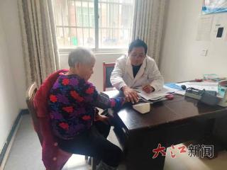 为护一方安康，村医除夕仍坚守岗位（图）