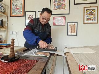 新春走基层｜百年“玉昇和” 四代年画情