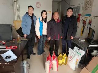 济宁市任城区安居街道八里庙社区开展关爱困难群体志愿服务活动