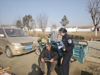 筑牢禁毒防线 守护新春佳节——济南市公安局莱芜分局口镇派出所深入集市开展禁毒宣传活动