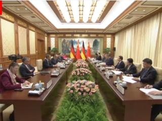 视频丨习近平：以中德关系的稳定性和活力为中欧关系谋合作 为动荡世界谋大同