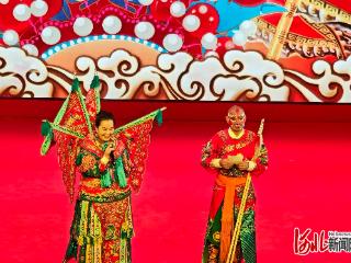 纵览原创丨春节7天28场演出，河北54岁网红刀马旦圈粉年轻一代，让戏曲在景区“燃”起来