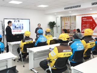 北京海淀：千名外卖骑手化身“食安哨兵”