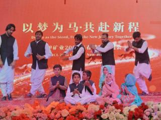 跨文化视角｜中冶铜锌海外矿区新春纪事：当中国红遇见世界情