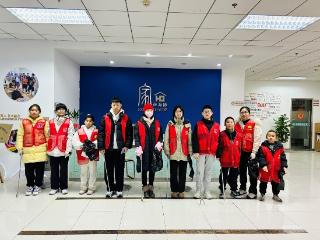 海德社区：开展“洁净家园日”，亲子携手扮靓家园