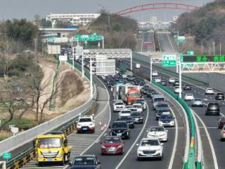 创历史新高 2026春节期间池州高速出入口总流量超138万辆次 日均流量同比上升13.46%