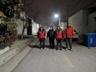 济宁市任城区二十里铺街道朱元庄村开展“夜间巡逻”志愿服务活动