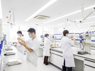 从一根棉签到一瓶精华：瑷尔博士如何用8年时间，在国人皮肤里找到“修复钥匙”