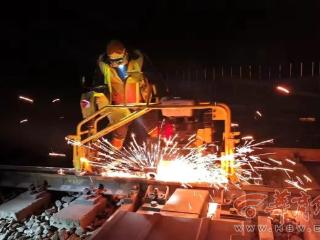 新春走基层|零下16℃夜战天窗点 35载春运守护人杨国柱匠心护轨