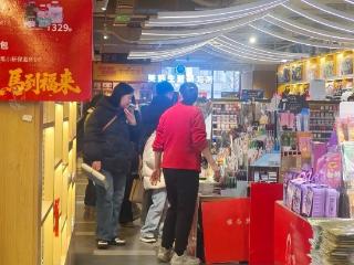 开学经济“热”力十足 IP周边受欢迎