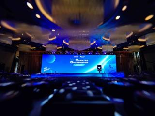 登中国第一高楼 创轻运动眼镜新标杆