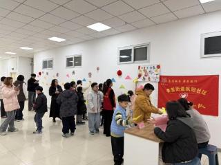 济宁市任城区李营街道枫阳社区开展“朝夕相伴，幸福枫阳——喜迎元宵 智猜灯谜”活动