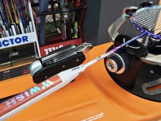 去年涨3次，今年集体降价！羽毛球价格“过山车”的背后